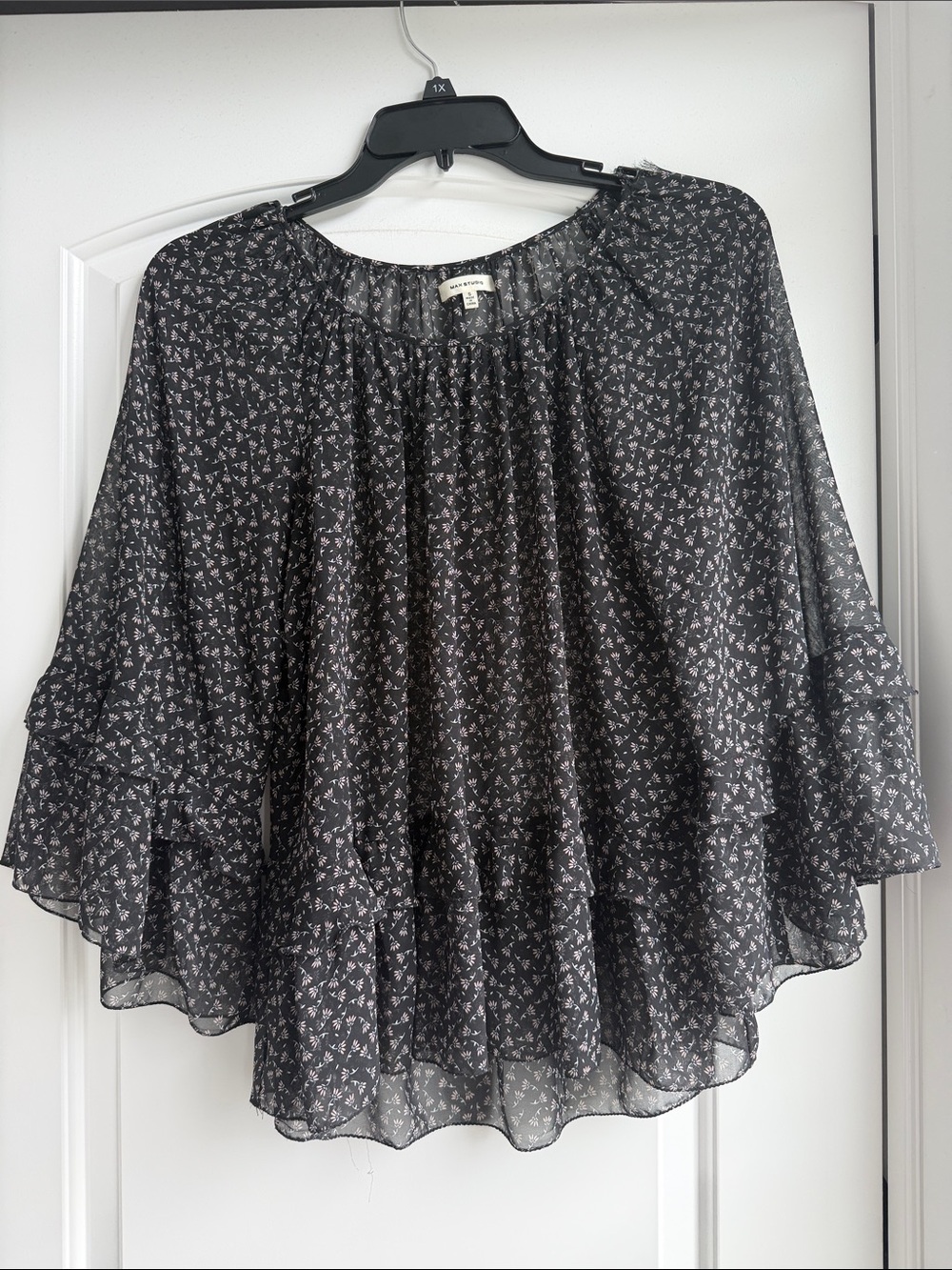 Max Studio Black Floral Ruffle-Sleeve Tunic